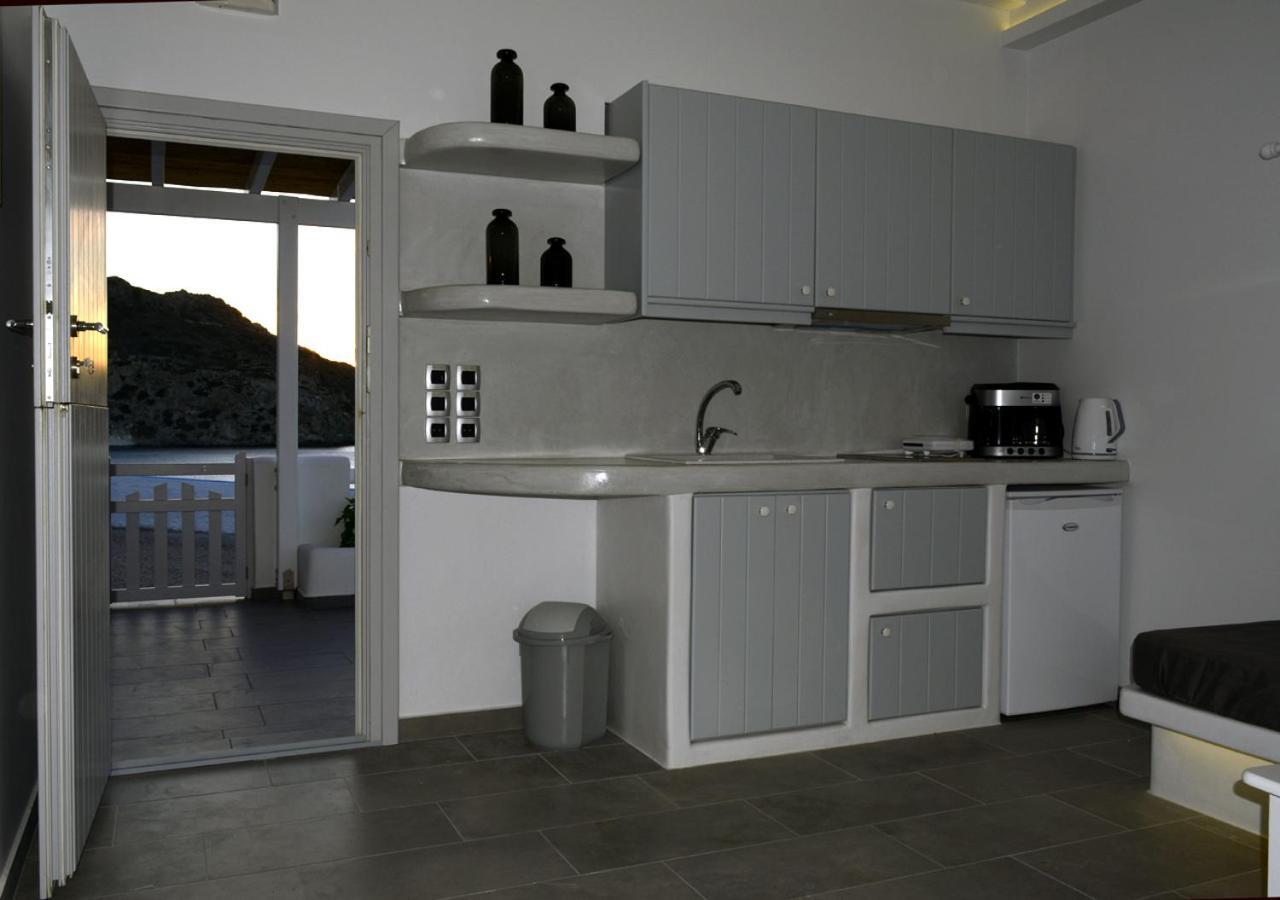 Seashell Mandrakia Sea View Villa Exterior photo